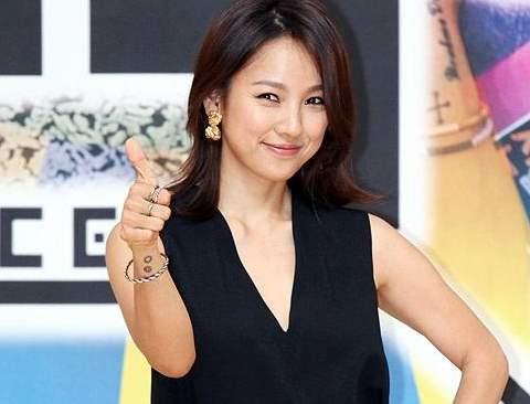 李孝利|李孝利辱华言论发酵,中文站疑似声援,被上万网友抵制要求关站