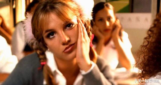 冰雪奇缘|女星疑似用《冰雪奇缘》求救,网友推理,恐因钱已被父亲软禁12年