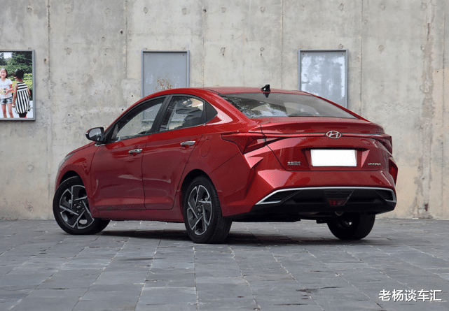 【cvt变速箱】这才是真正的“年轻人座驾”！轴距2米6，配CVT变速箱，油耗4.9升