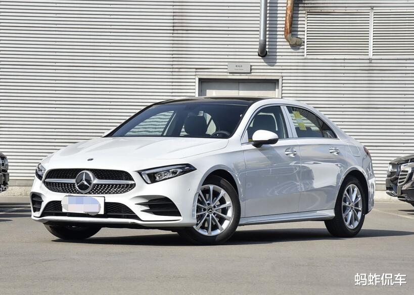 『奔驰』奔驰终于放下了“身段”，21.18万跌至14.58万，还要啥朗逸