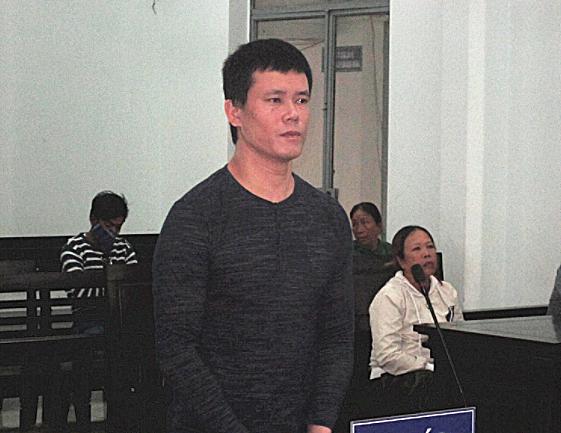 睹图|男子发现妻子和自己双胞胎弟弟住在一起，一怒之下将弟弟刺成重伤