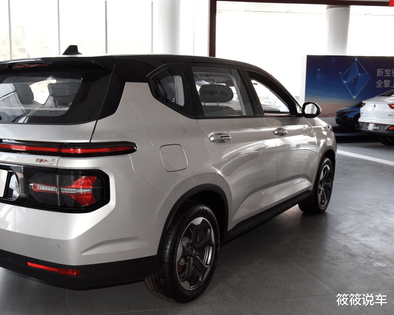 [自动驾驶]让国人“骄傲”的豪车！7.88万配自动驾驶，大厂出品，每公里4毛