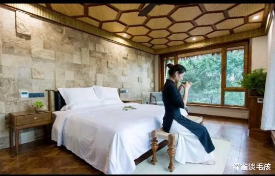 ▲经常居住酒店，知道情侣酒店摆放的“春凳”，是用来干什么的吗