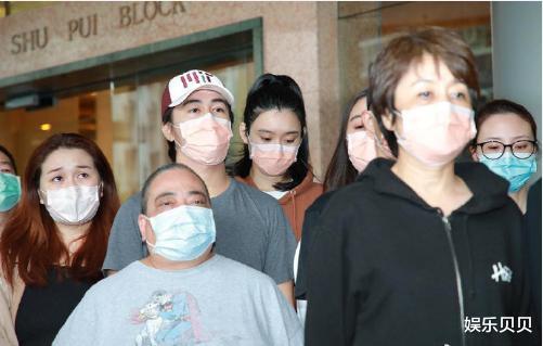 [奚梦瑶]阔太奚梦瑶近照曝光，扎高马尾穿橘色卫衣显活力，31岁嫩成21岁了