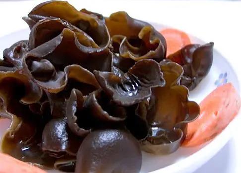 尿毒症|只因吃了一盘家常菜 ，她患上了尿毒症！可能你也爱吃……