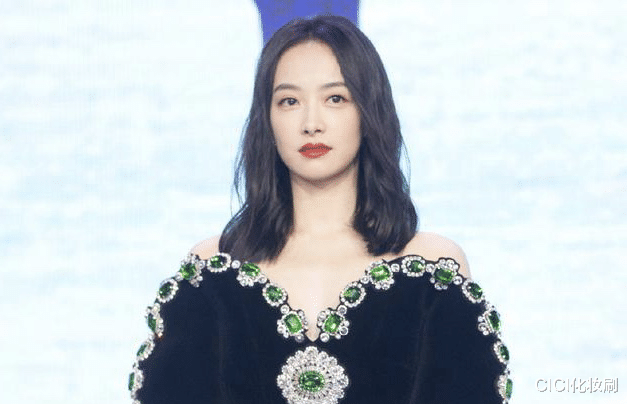 发型|秋季必换发型，减龄显脸小，时尚感爆棚！