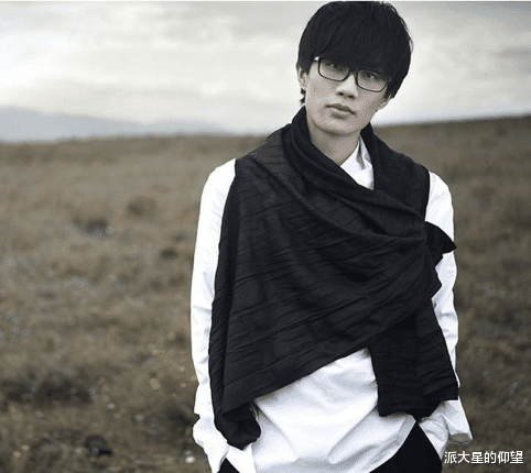 许嵩|国内唯一不混娱乐圈的男歌手，从不宣传演唱会，现场却一票难求！