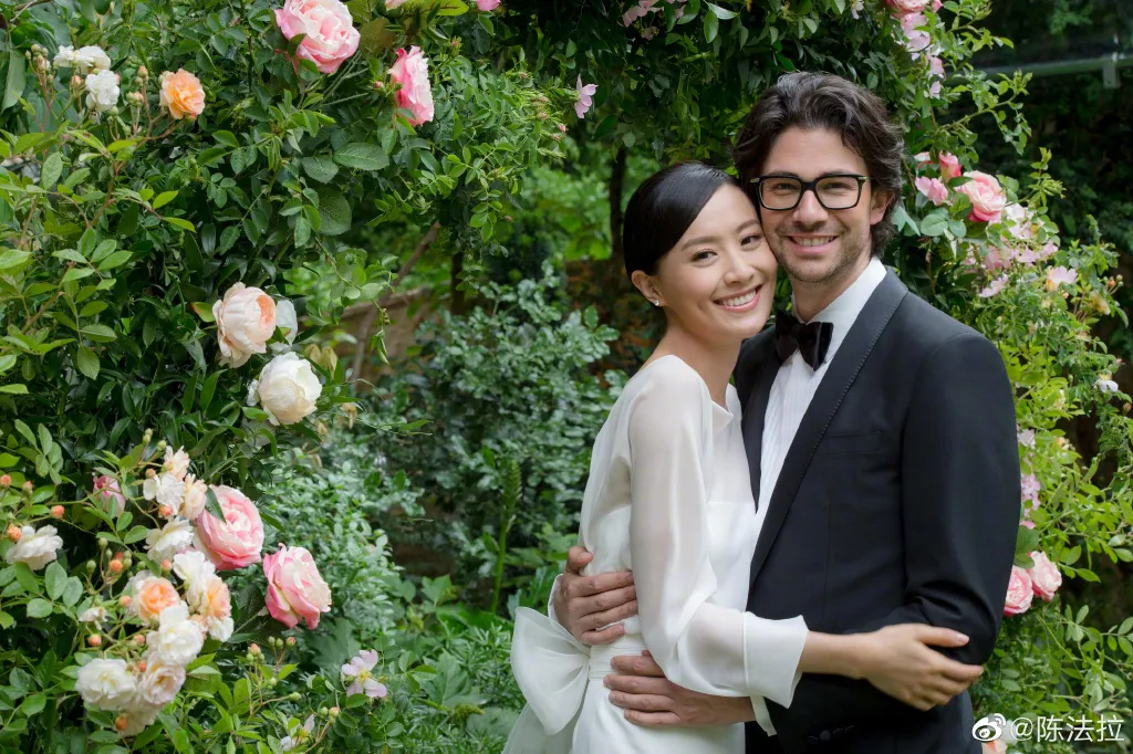 钟嘉欣|林峯追了她两年，她嫁给了别人只花了4天