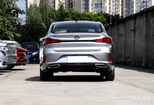 『长安逸动』长安逸动，标配感应后备箱、远程启动，选1.6L还是1.4T