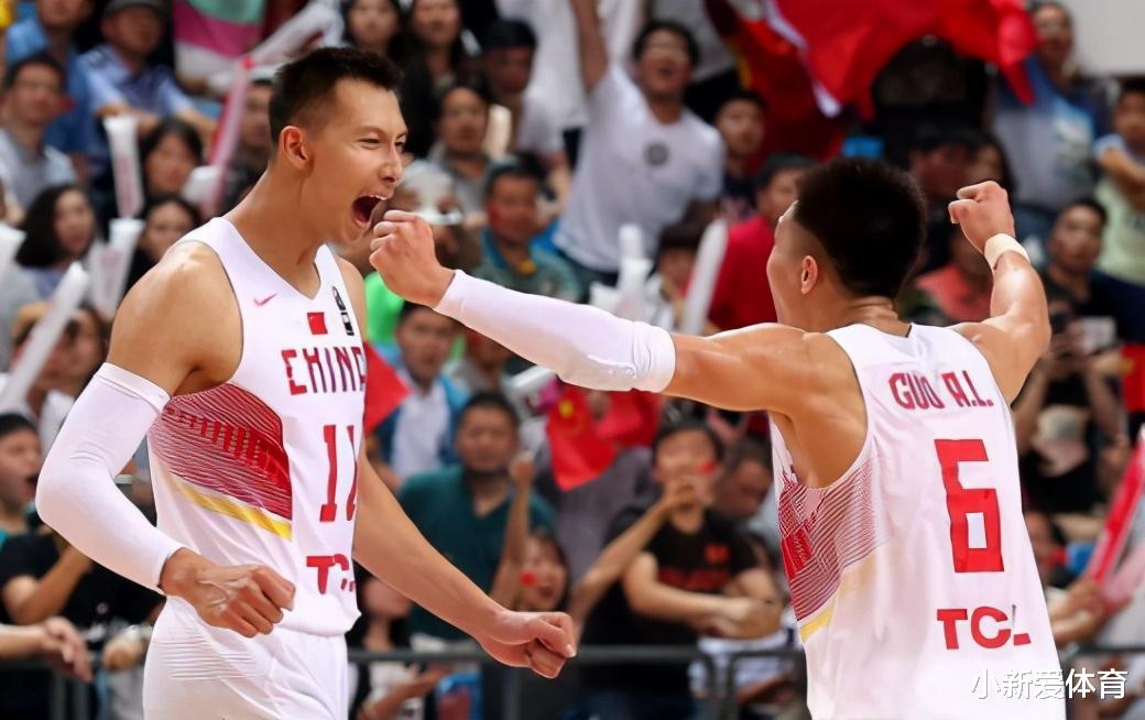 易建联|若易建联退役了，谁能扛起中国男篮大旗？林书豪说出两个人的名字