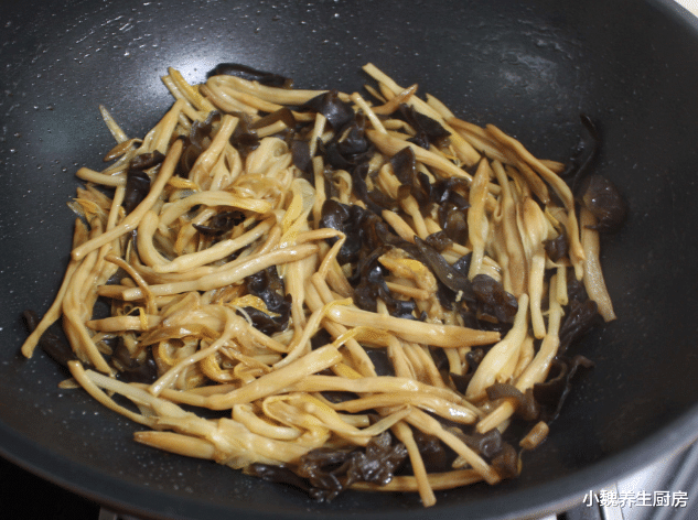 木耳|天然“安神菜”找到了，每周吃3次，养心安神，一觉睡到自然醒