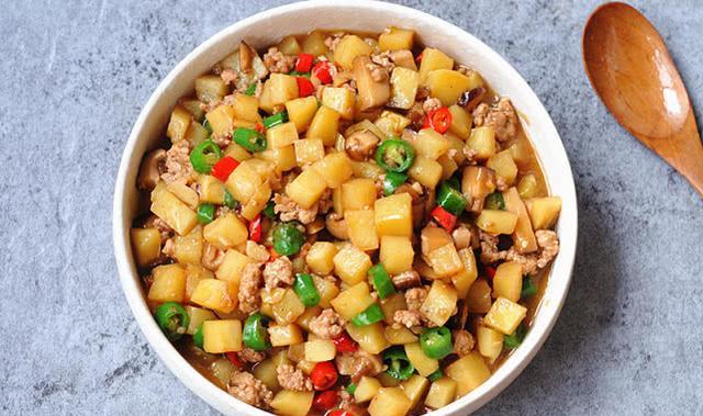 【土豆】我家土豆从不炒丝，自从学会这做法，1周做5次，孩子不嫌多！