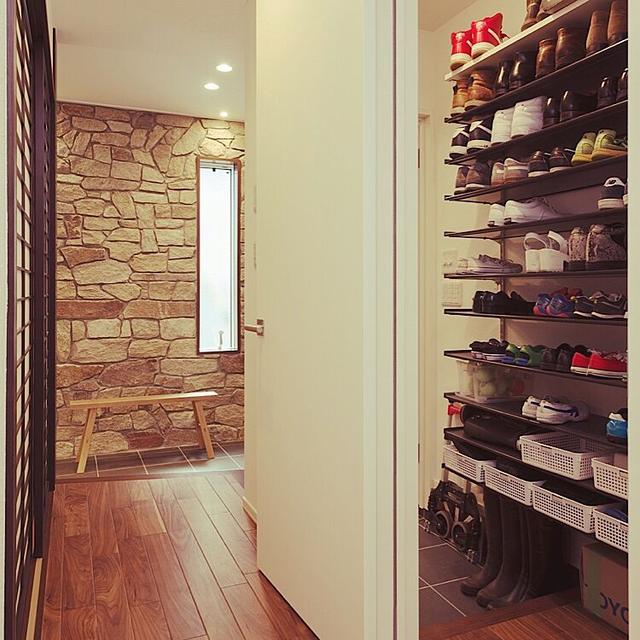 老年小妙招|玄关不要再做鞋柜！学习日本人做储藏室，收纳力强又好用