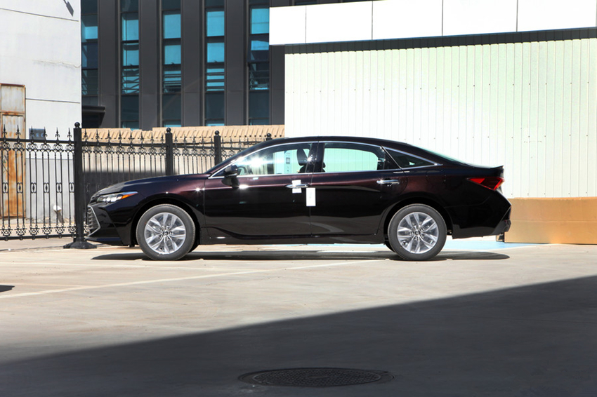 大众汽车|丰田又成功了！入门就配10气囊，一箱油跑980KM，30天卖12256辆