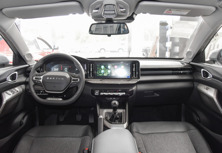 宝骏|刚上市就售6047台，新宝骏时尚代步车，1.5T+8CVT，入门款不到6万