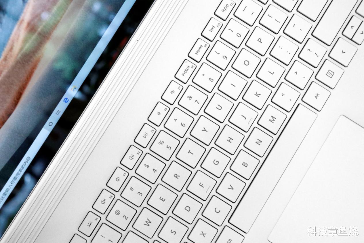 |雨露均沾的Surface Book 3，便是笔电的未来么