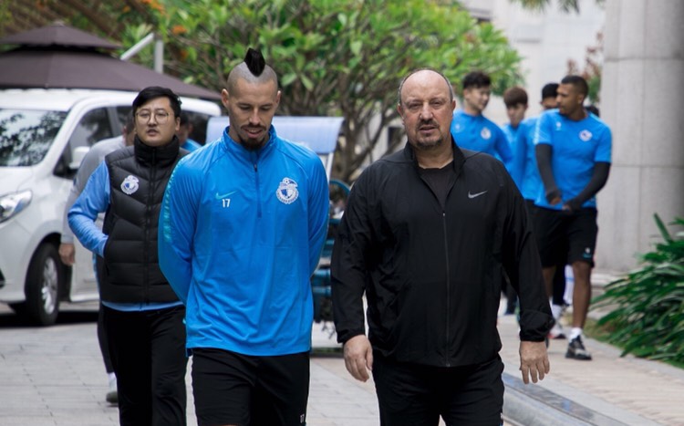 「贝尼特斯」万达计划要搁置,贝尼特斯欲重返英超执教?大连人或迎来第5任主帅