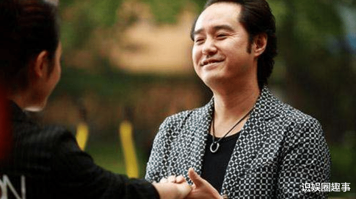 张国立|赌气退出娱乐圈，摆摊多年被张国立劝回，归来后人气大增
