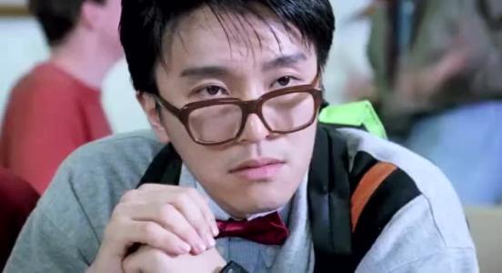 周星驰|为什么谁也惹不起的向华强不敢动周星驰？原来\星爷\这么牛？