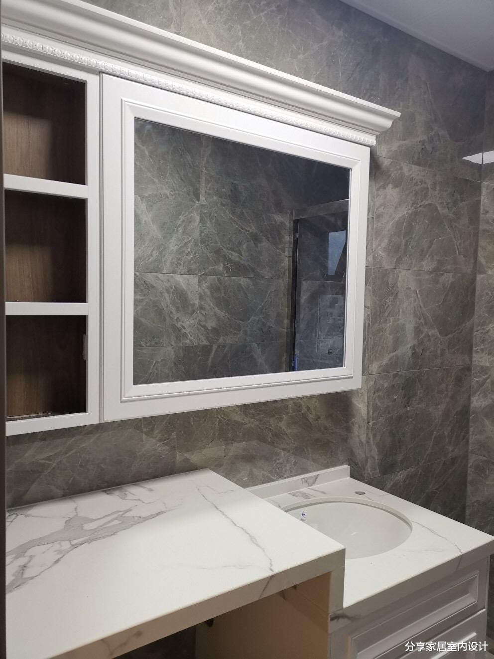 |她自己设计新房，单单硬装花了30万，电视墙非常有档次，很羡慕！