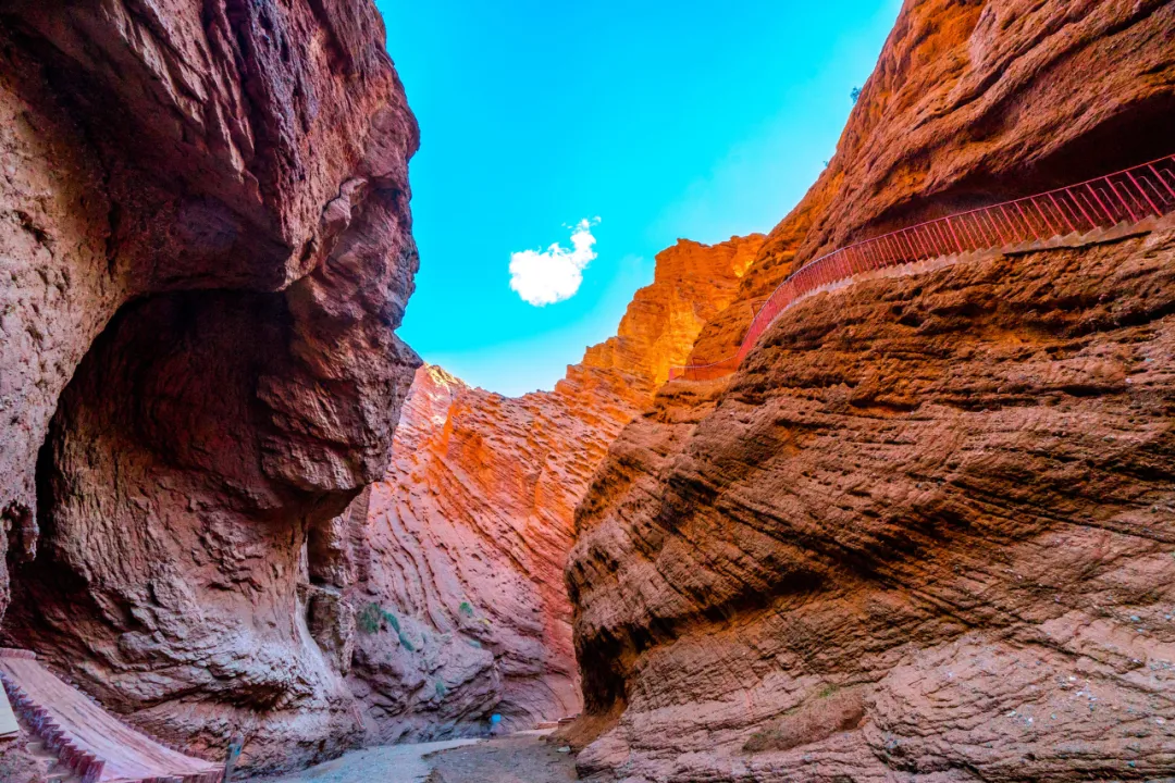 独山子■中国最美网红公路即将通车！千万别跟团，听我的应该这样玩！