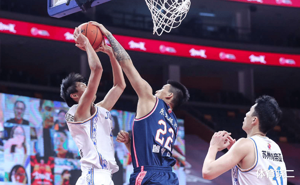 广东男篮|宏远三小将将升入一队，2米05小杜锋受关注，万圣伟等三人或离队