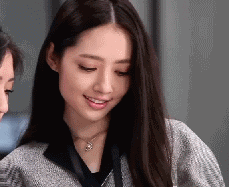 郭碧婷■向太人老心不老！新发型减龄但“不怒自威”，真心替郭碧婷捏把汗