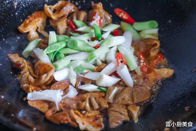 [肥肠]这个菜很多人想吃，却只能望而却步，26块一斤，男人都爱