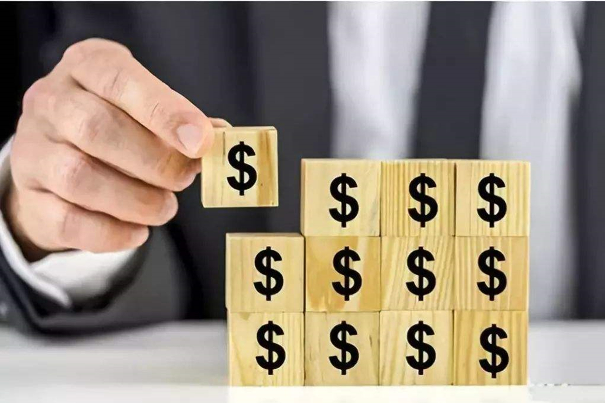 @什么年代了，还有人到银行“定期存款”？实情让人深思