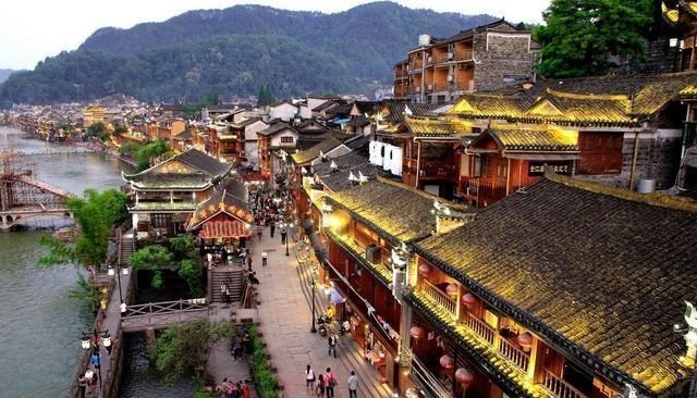 鼓浪屿|国庆“坑人”的景区：房价一晚从150涨到400，游客表示不会再去