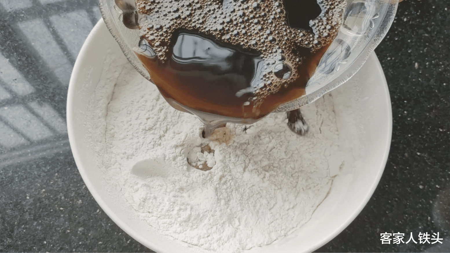 红糖@早餐吃啥好?手把手教你客家马拉糕,配方简单易做,便宜又好吃!