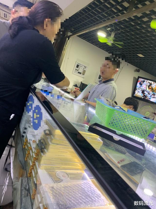 |手机换屏用两天出问题怪谁？客户：屏幕质量差！老板：你按坏的！