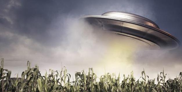 UFO|沉寂了半世纪的不明飞行物集体出现，多地上演UFO，今年怎么了？