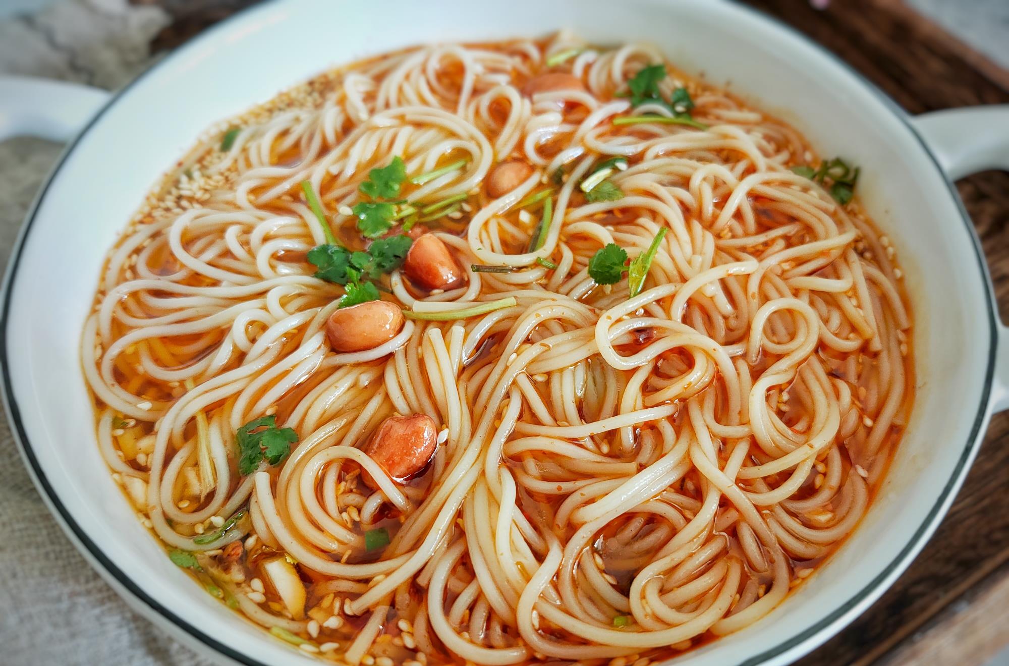 『食材』最近，我家迷上了吃它，一块钱能做一大碗，五分钟就上桌，特方便