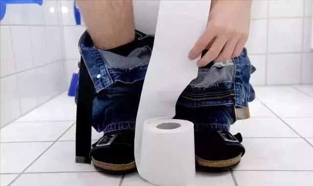 腹泻|长期腹泻不可大意，拉肚子的背后可能暗藏癌症的信号！