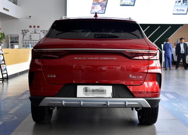 比亚迪|国产SUV终于“扬眉吐气”，12寸大屏+四驱，预售8万，比H6还大气