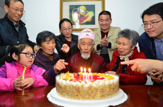 骨密度|105岁老人，年轻像60岁，长寿秘诀不是多锻炼，而是这3件事