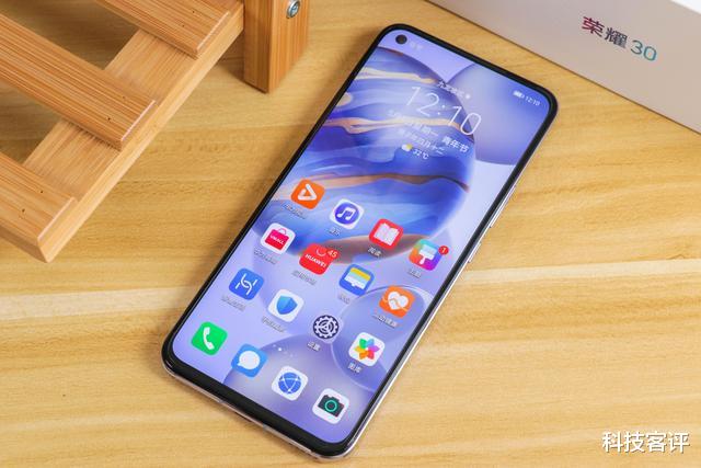 华为荣耀▲荣耀30上手综合测评：50倍潜望式长焦+旗舰性能=真香