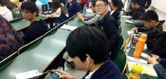 大学|学生上大学，父母每月给1500“生活费”够么？学长：属实有些拮据