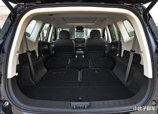 【保时捷卡宴】吉利首款中型SUV来了,轴距2815mm 5座、7座任选,看价格基本稳了