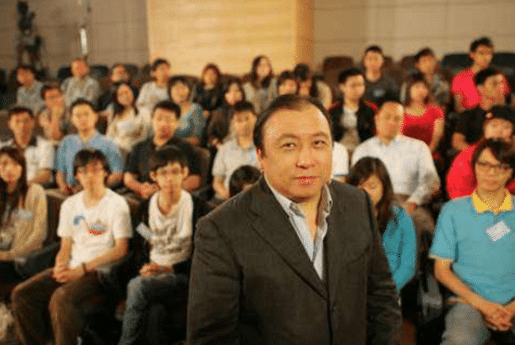 王晶|为化解成龙与周润发矛盾, 王晶请来13个影帝级别演员给他俩当配角