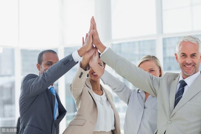 机械：职场中，一直受同事排挤？成熟的职场人，不讨好，只做这三步