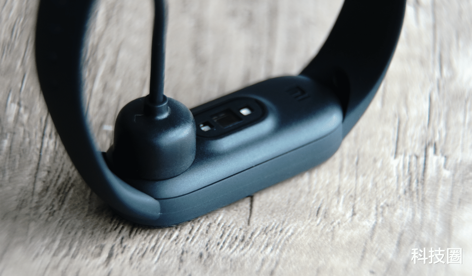 「小米科技」小米手环5发布189元起，为了磁吸充电这一个升级也必须要换