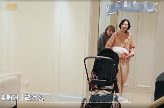 「美甲」麦迪娜婆婆自称第一次美甲,当涂上那刻,看清指甲,懵了