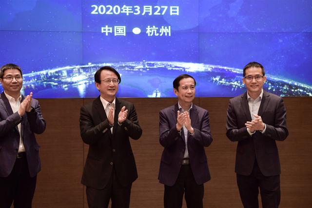 #罗永浩#11位阿里“程序猿”当博导，阿里浙大合作再升级