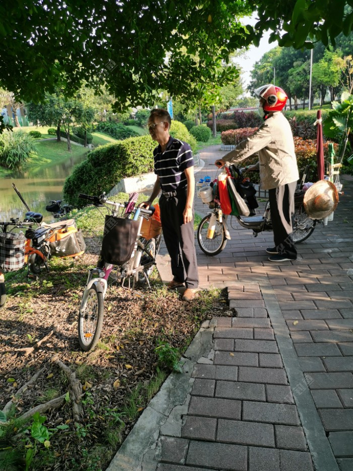 钓鱼|没忘的小河，想念的老友，河边再相逢