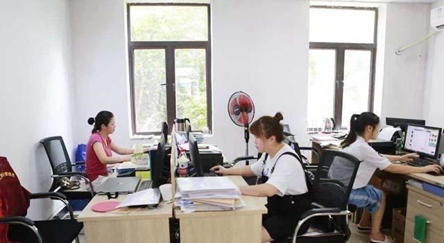 求职|千万别让子女从事这4种工作,给再多钱也别干,很容易“废掉”他