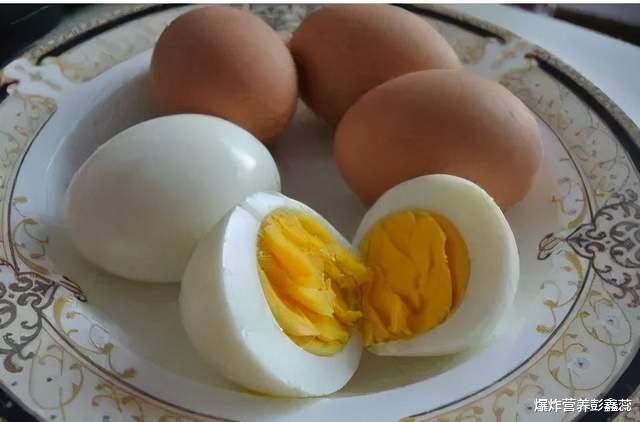 鸡蛋|减肥能每天吃鸡蛋吗？鸡蛋黄要不要丢？啥时能吃？一次性说清楚