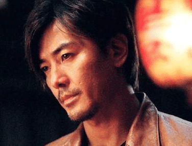 [郑伊健]被“封杀”的郑伊健52岁依旧没解封，得知他当年做的事，瞬间理解了！