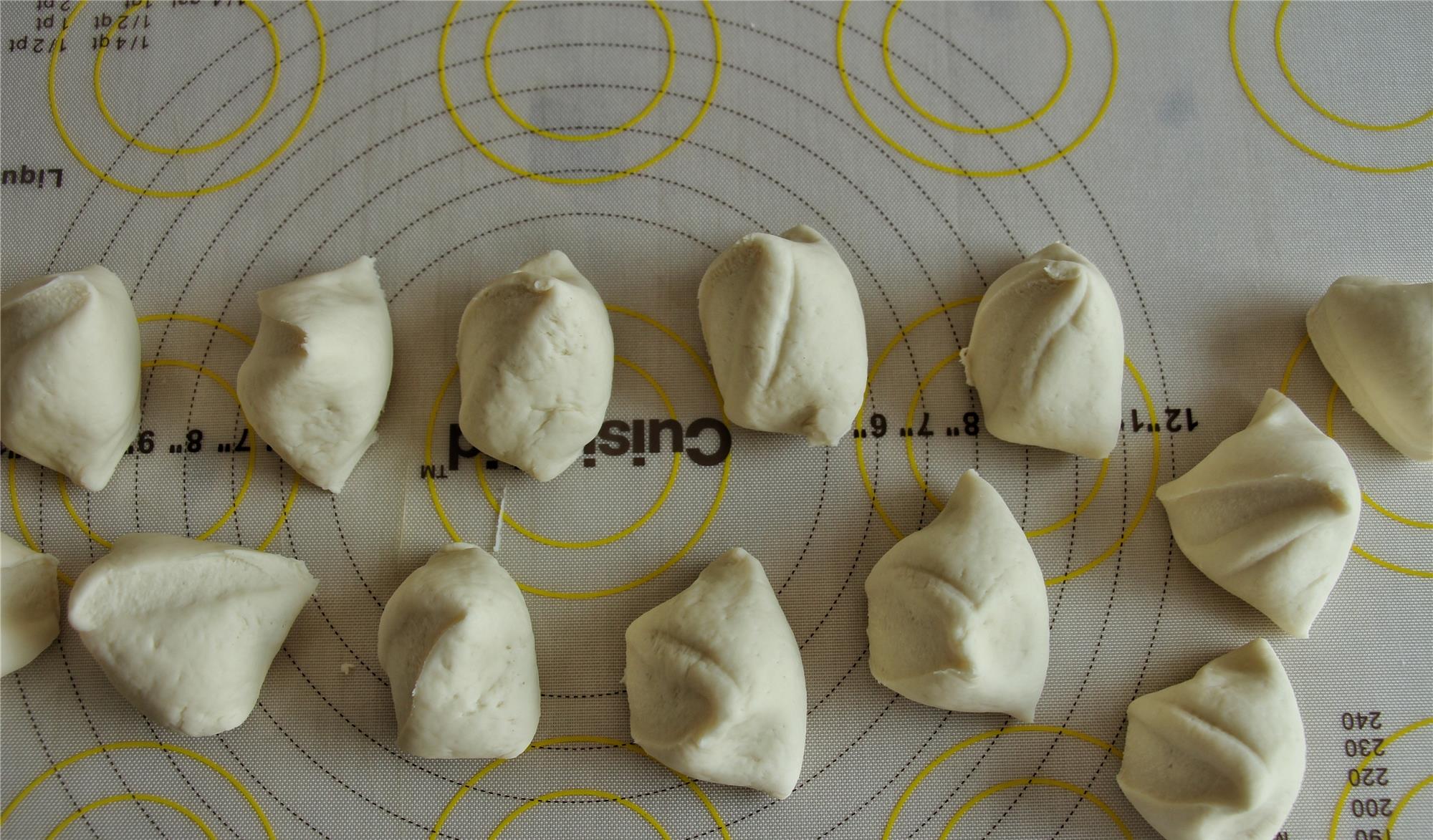 []夏天，就馋这个馅儿的包子，10块钱3斤，蒸2锅1顿吃光光